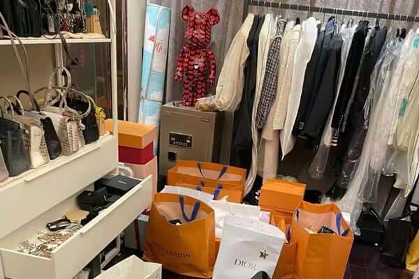 刚察县回收一线品牌衣服